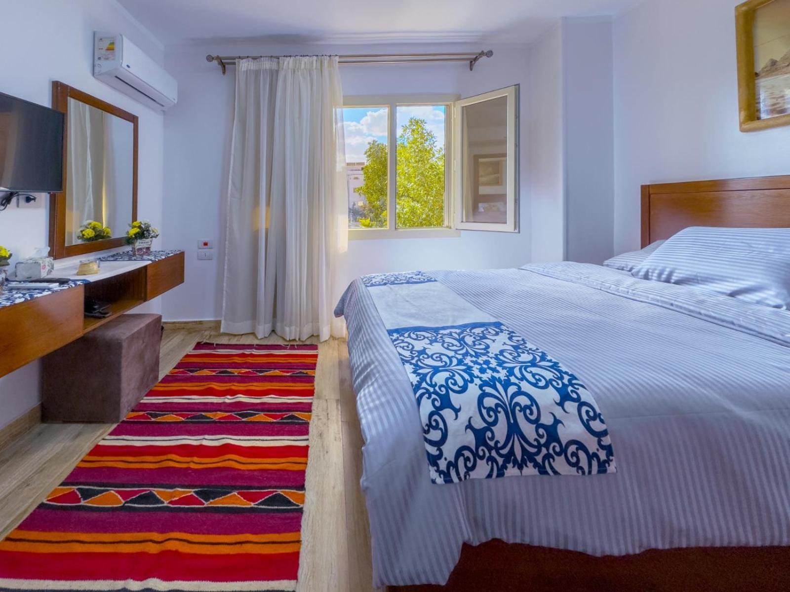 Royal Crown Hotel Giza Pyramids View Kafrat al Jabal Экстерьер фото